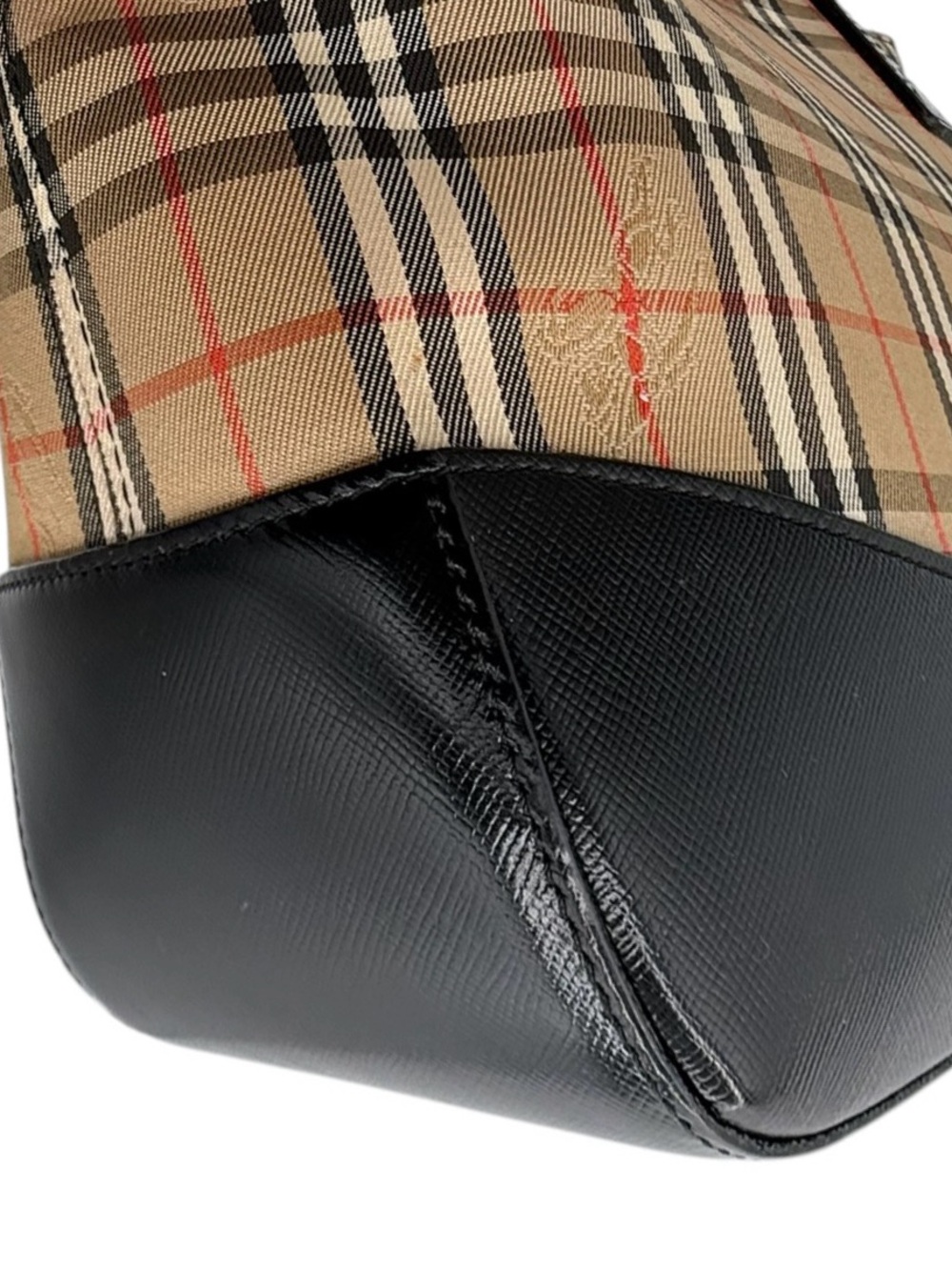 Burberry Haymarket Check canvas-Tote W/COA Giftable condition! - Picture 9 of 16